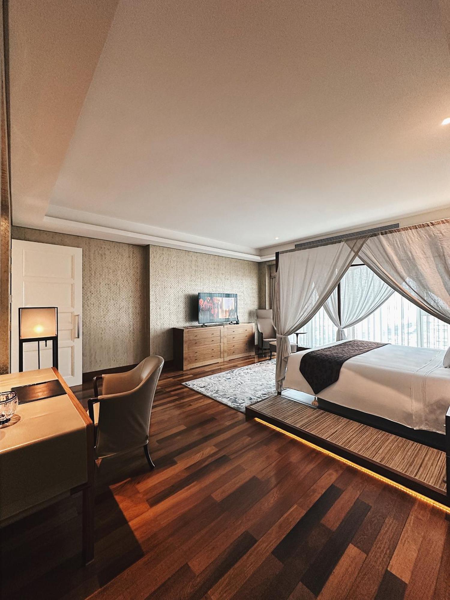 The Reverie Saigon 5* TP. Hồ Chí Minh