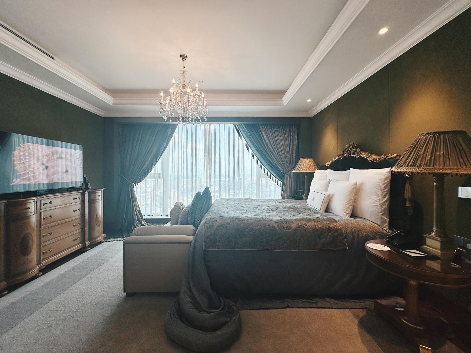 The Reverie Saigon Khách sạn 5*